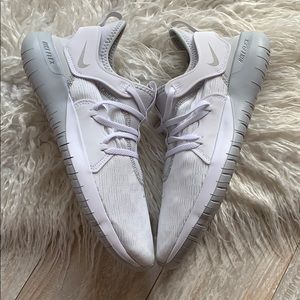 nike flex contact sneaker